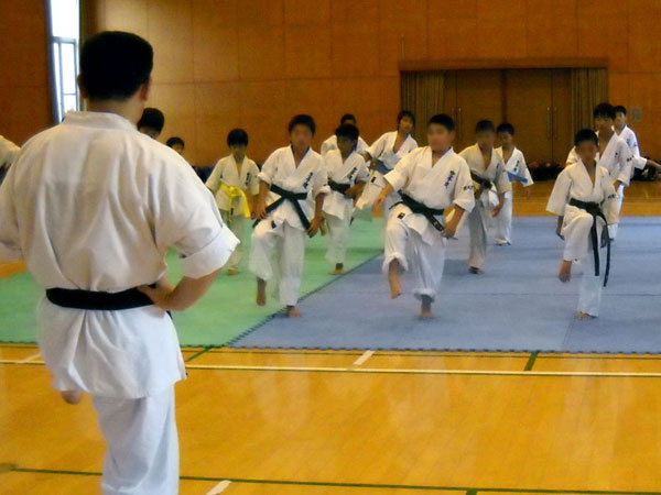 空手道 禅道会 子供の空手教室 練習風景